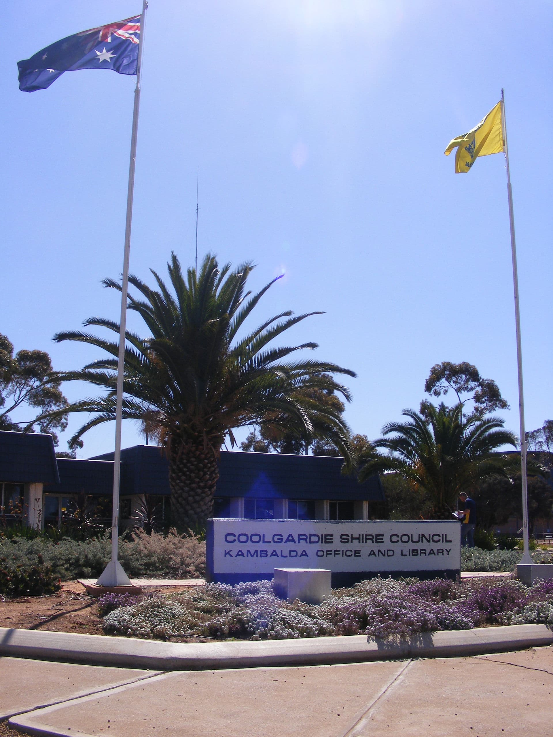 Kambalda West